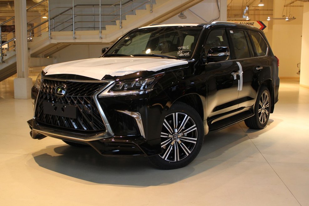 Lexus LX 570 2018 черный