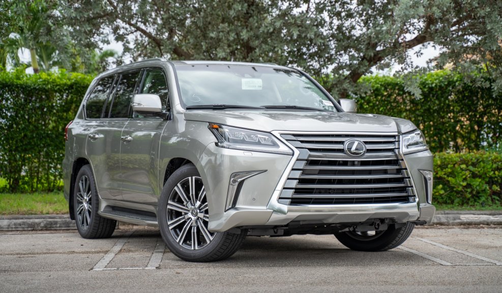 Внедорожник Lexus LX 570