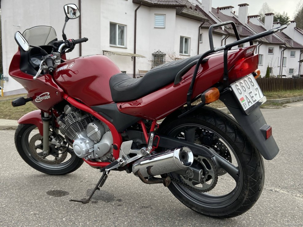 Triumph Sprint 900