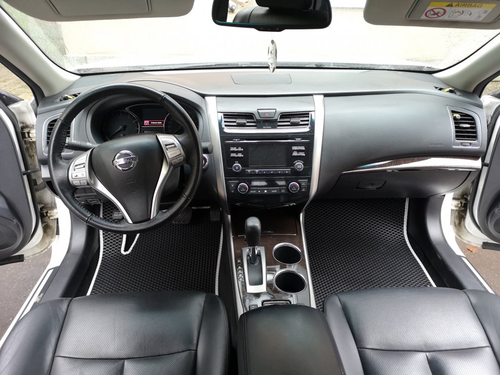 Nissan Teana j33