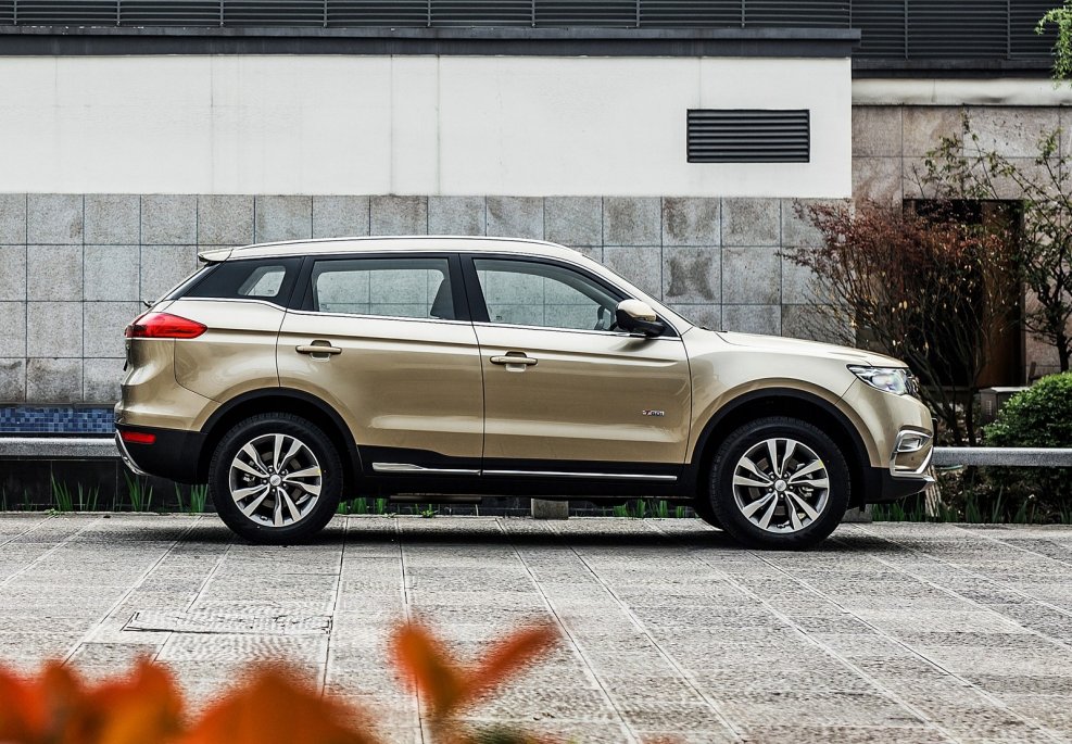 Кроссовер Geely Atlas