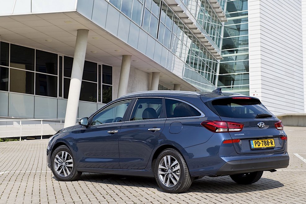 Hyundai i30 универсал 2010