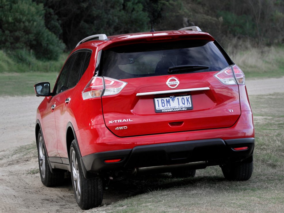 Nissan x-Trail t32 сзади