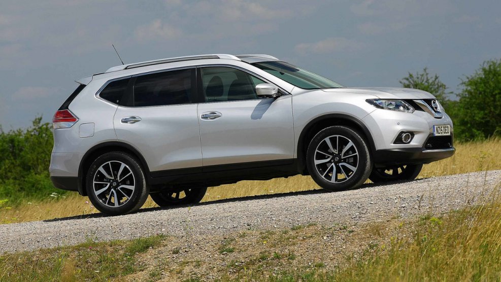 Nissan x-Trail t32 серебристый