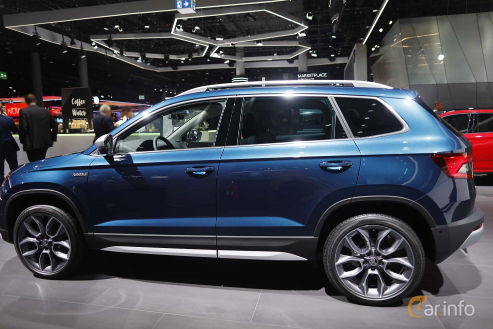 Skoda Karoq 2020 зеленый