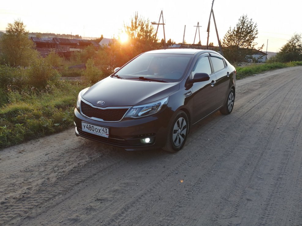 Kia Rio x-line 2021 коричневый