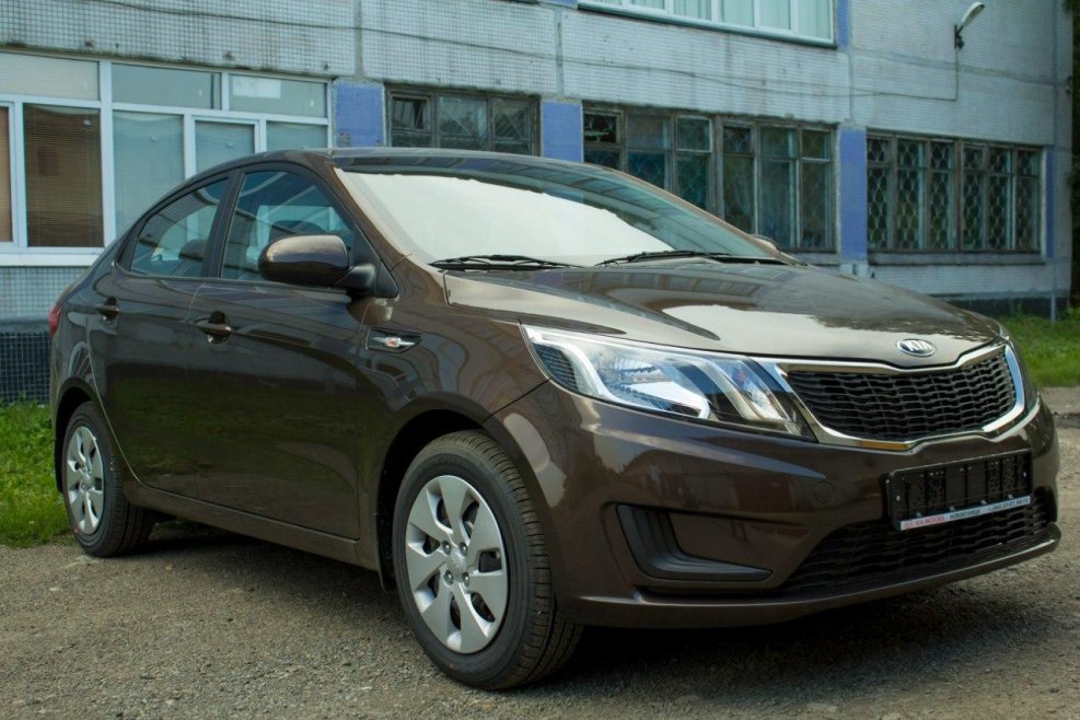 Kia Rio 2015 коричневый