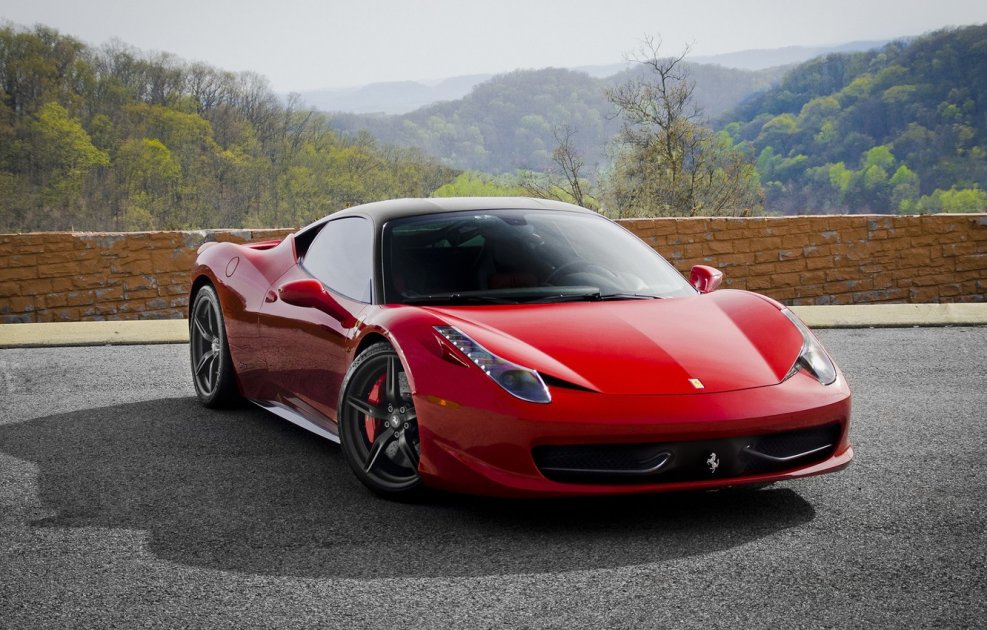 Ferrari 458 Italia красная
