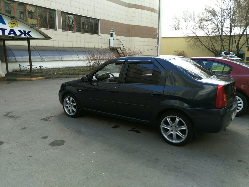 Рено Логан на дисках r17
