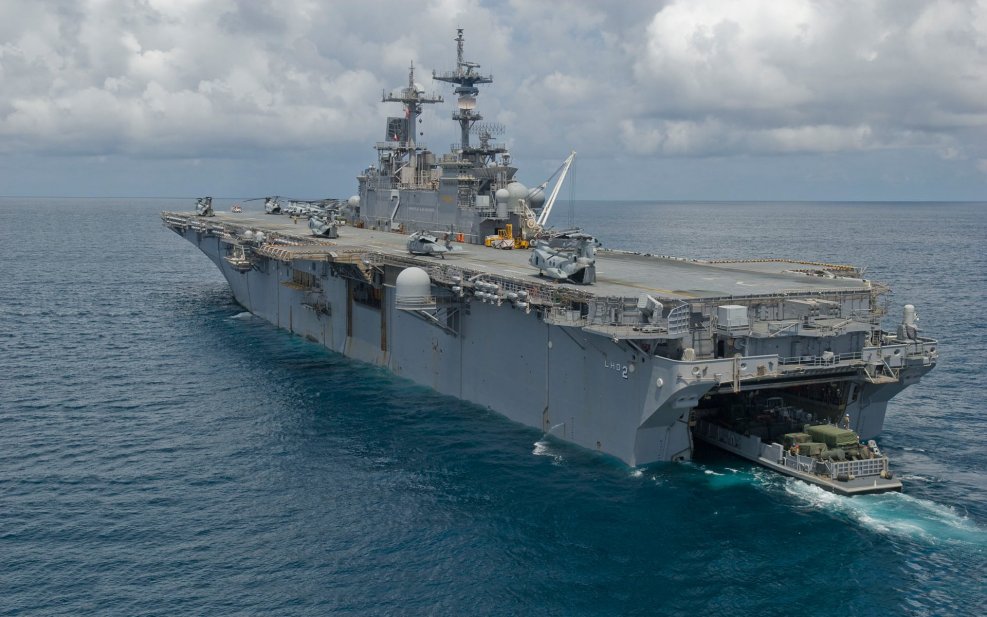 USS «Эссекс» (LHD-2)