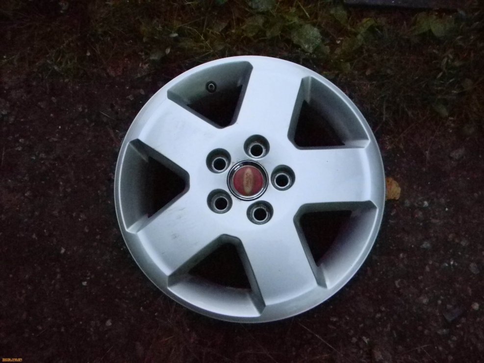 Литые диски r15 на Ford Focus 2