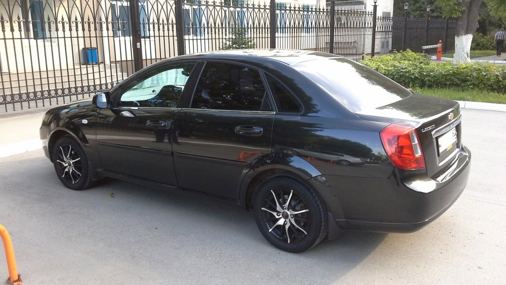 Лачетти седан черный