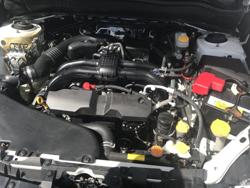 Subaru Forester 2,5 2014 под капотом