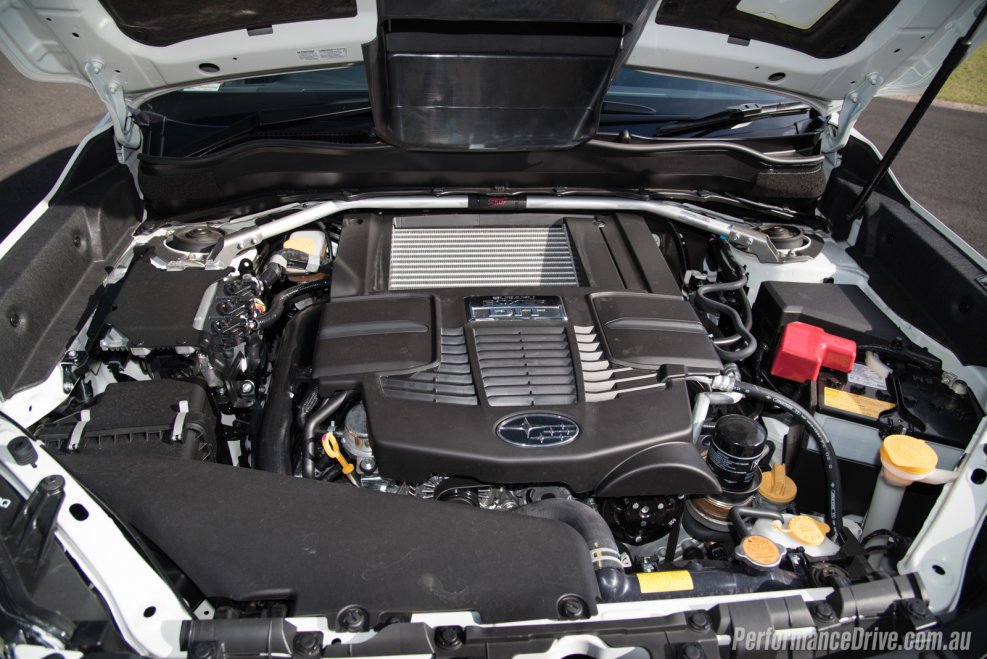Subaru Forester 2016 под капотом