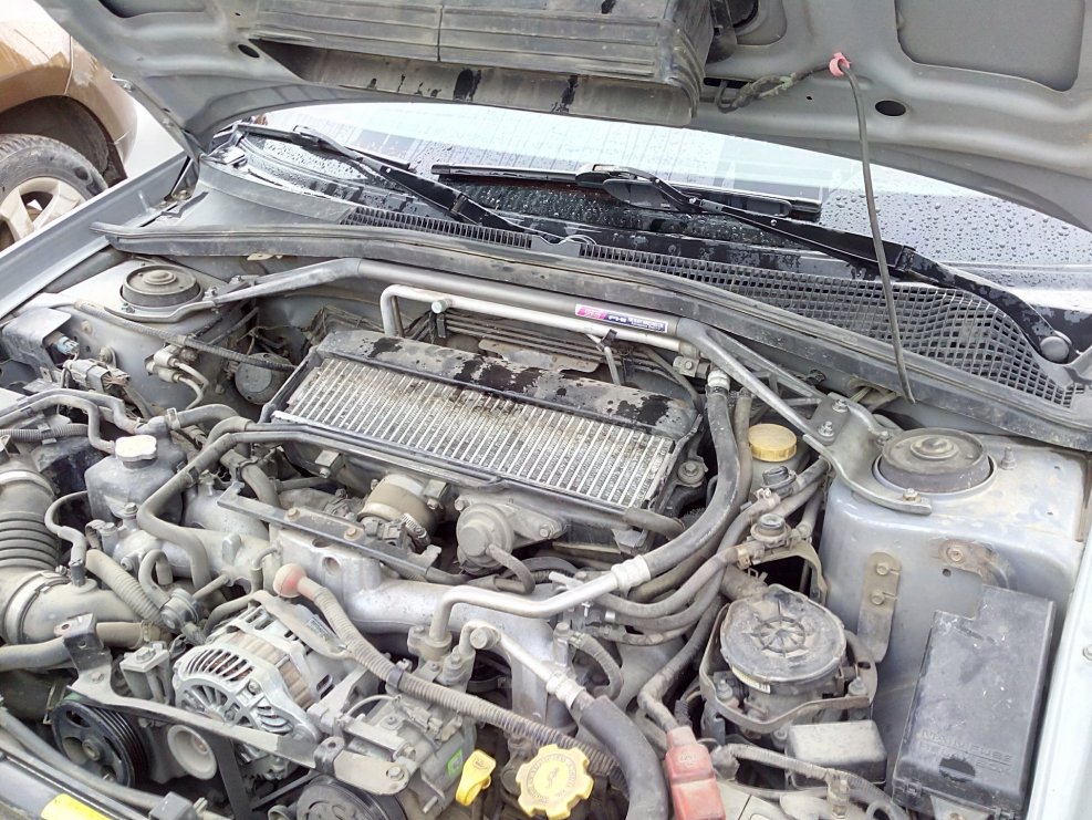 Forester 2.5 под капотом