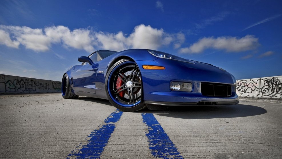 Chevrolet Corvette синий