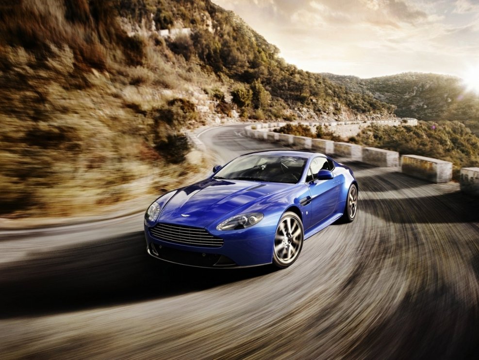 Aston Martin v8 Vantage s Wallpaper