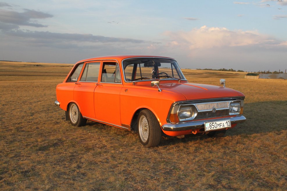 ИЖ 2125 седан