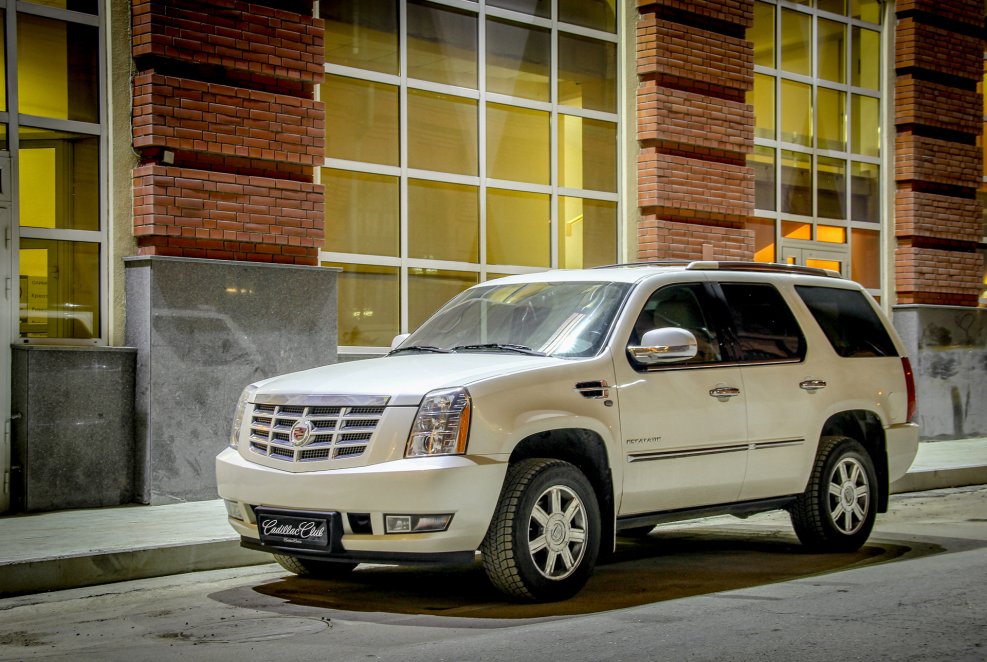 Кадиллак большой белый