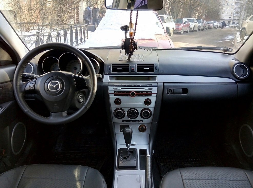 Мазда 3 2006 салон