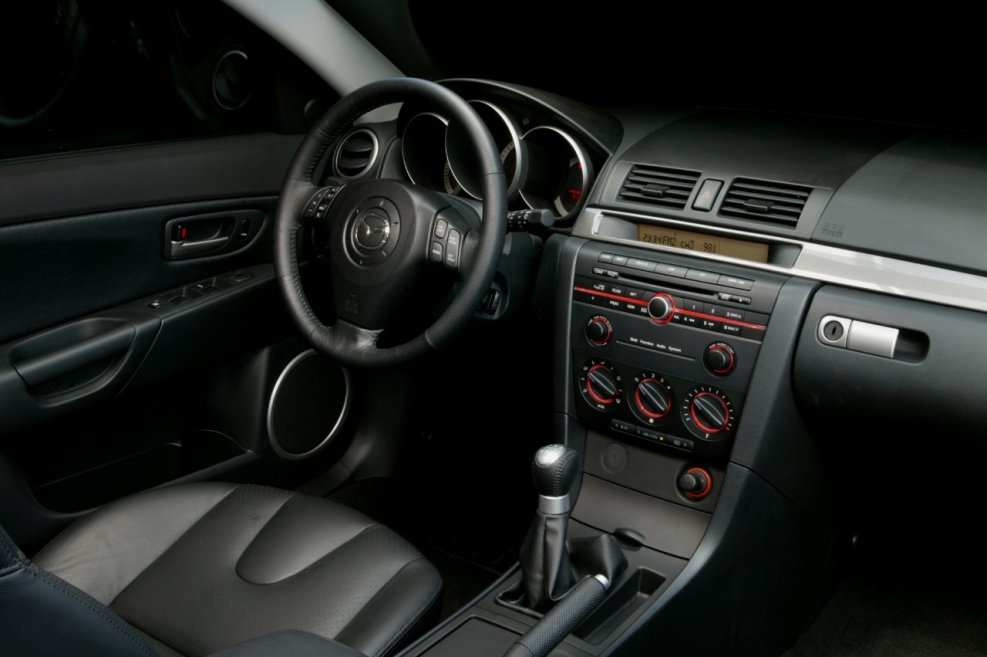 Mazda 3 2005 салон