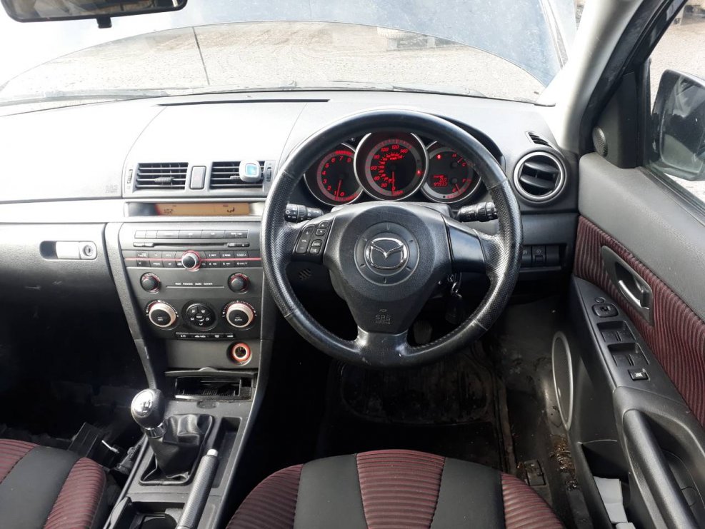 Mazda 3 BK Sport салон