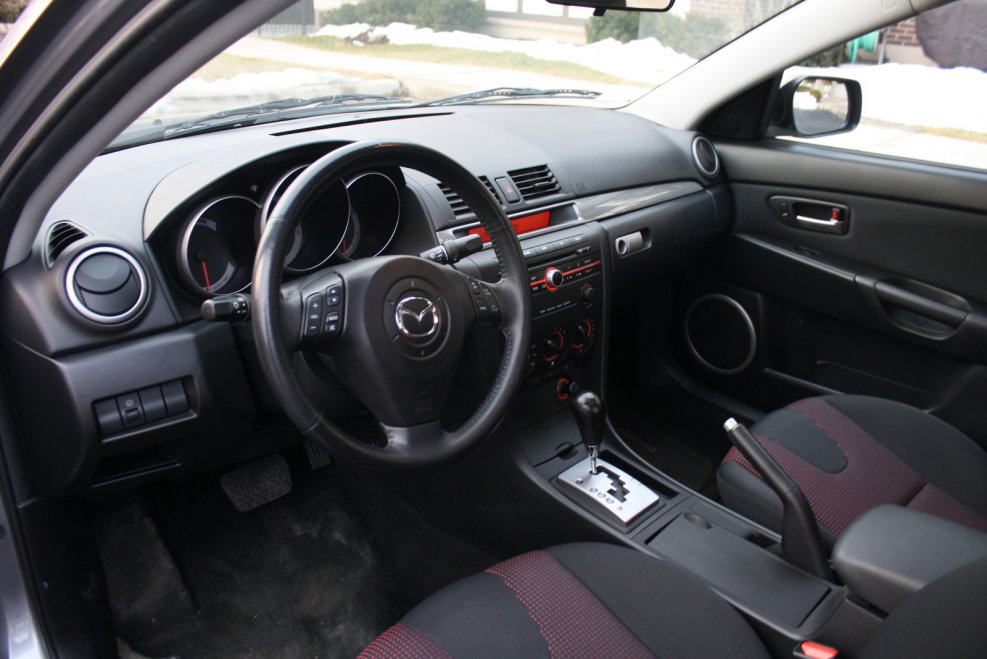 Мазда 3 2006 внутри