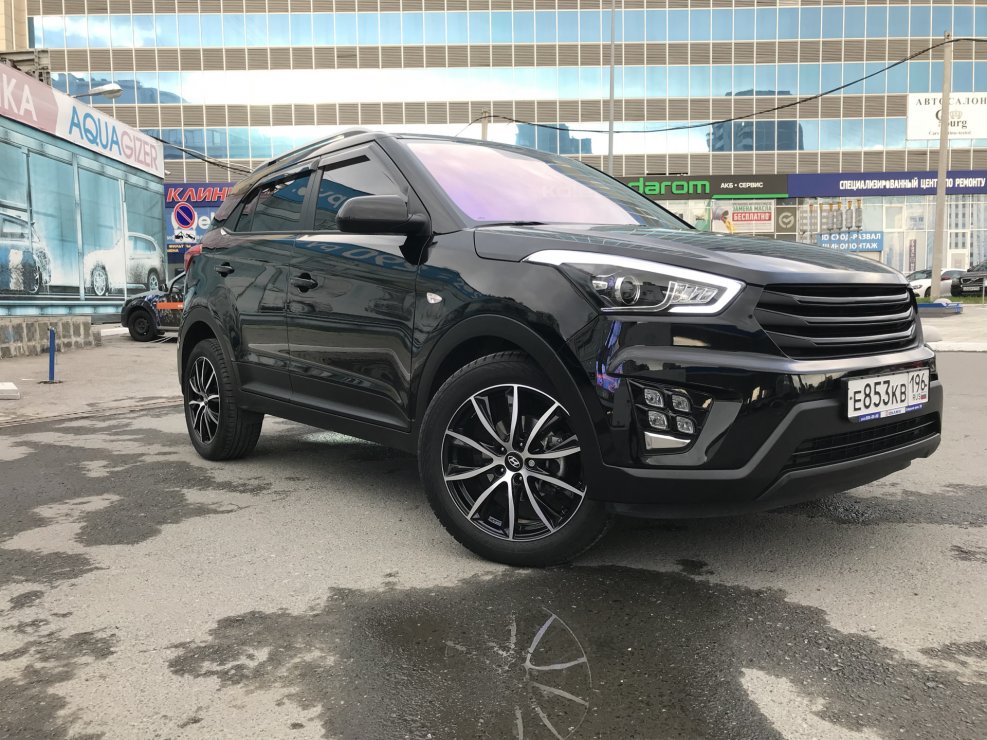 Hyundai Creta черная r18