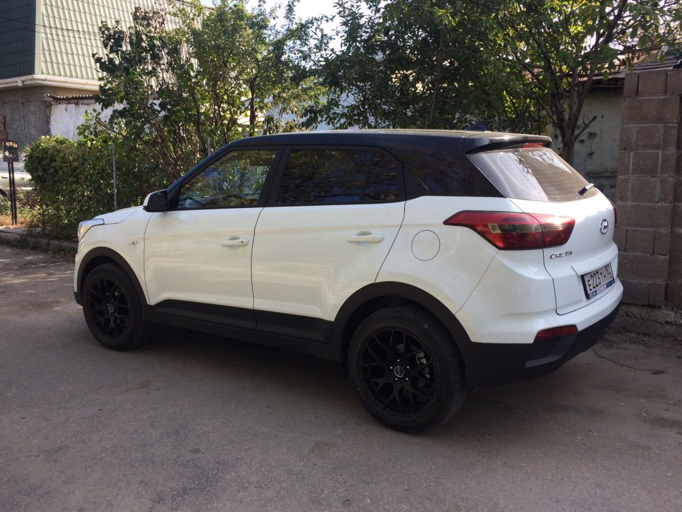 Hyundai Creta черная r18