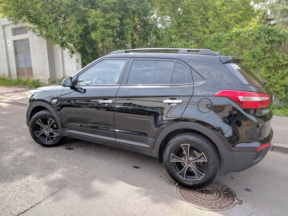 Hyundai Creta черная r18