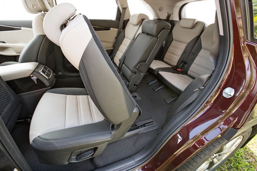 Kia Sorento 2 поколение багажник