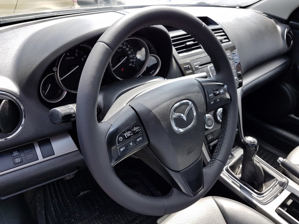 Mazda 6 руль