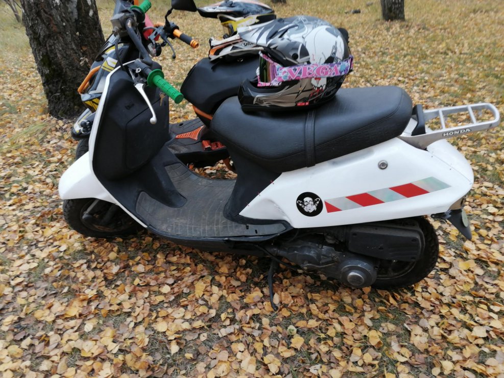 Honda lead 90
