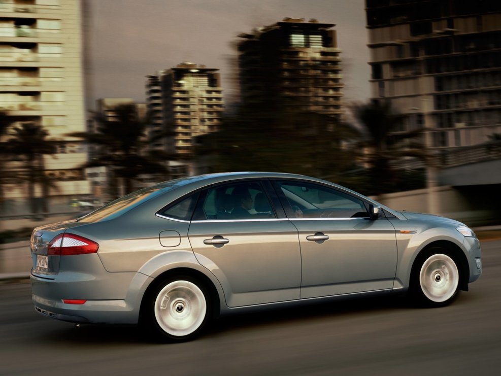 Ford Mondeo седан