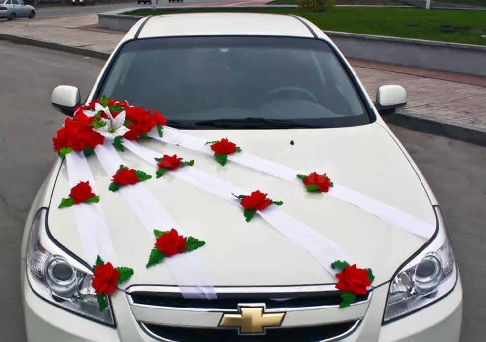 Украшение авто на свадьбу лентами