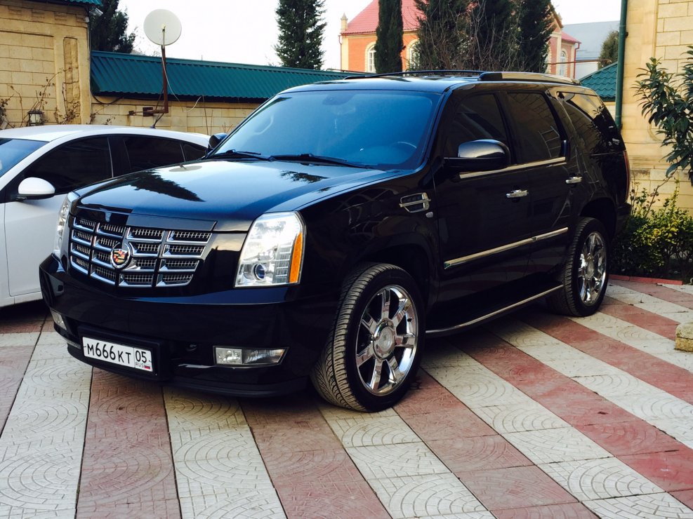 Cadillac Escalade 3