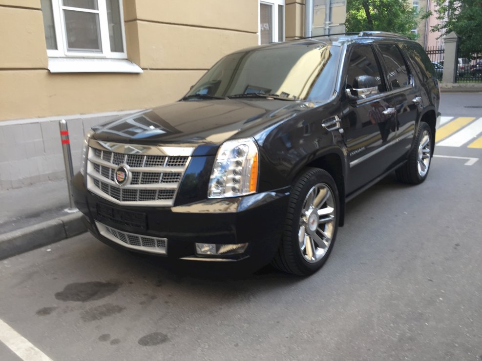 Cadillac Escalade 3