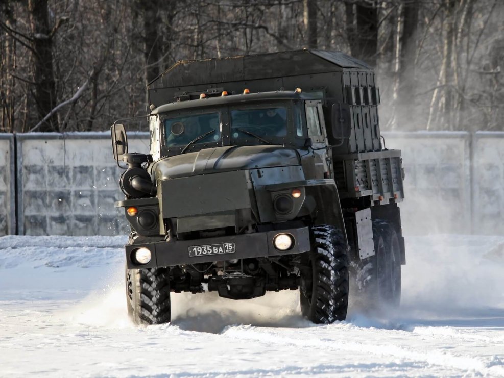 Урал-4320 грузовой военный