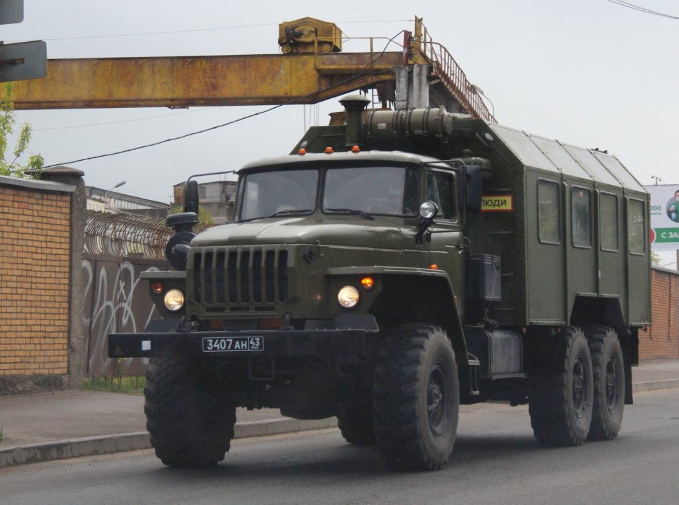 Урал 4320 и КАМАЗ 4310