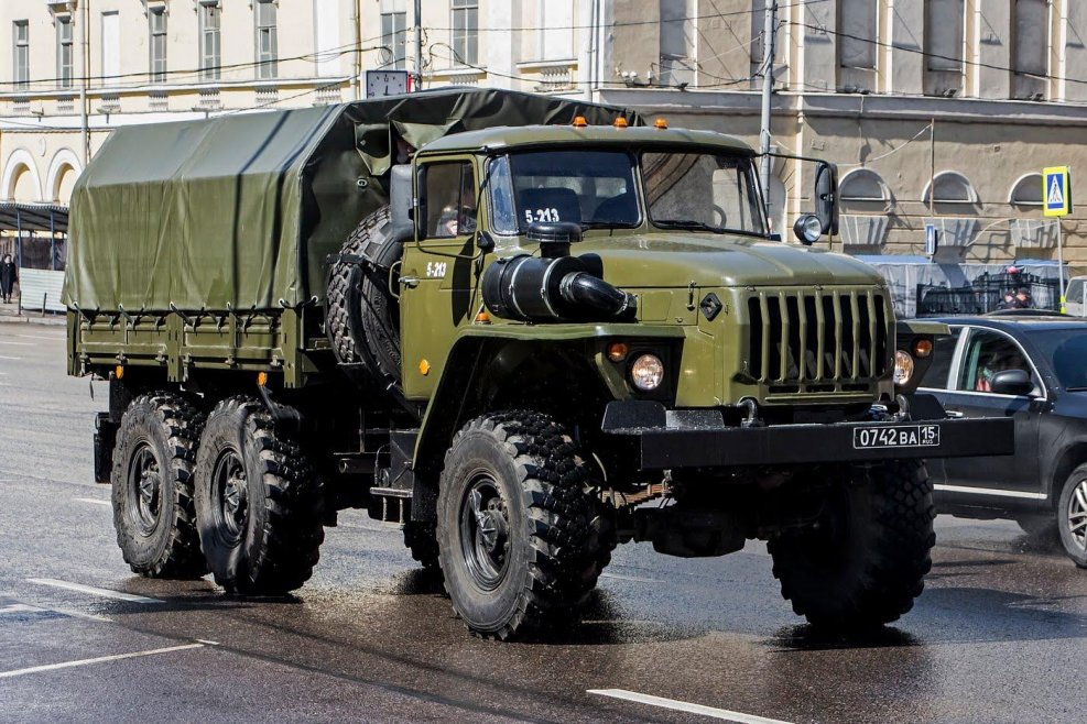 Урал 4320 армейский