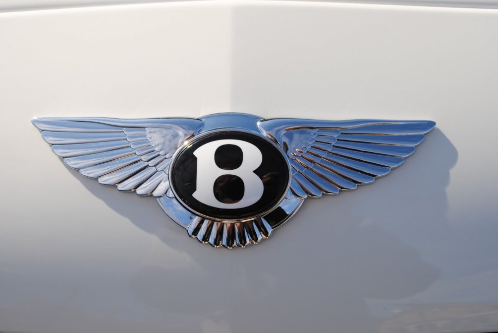 Bentley шильдик