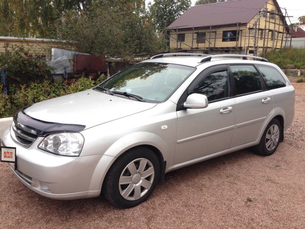 Chevrolet Lacetti универсал сзади