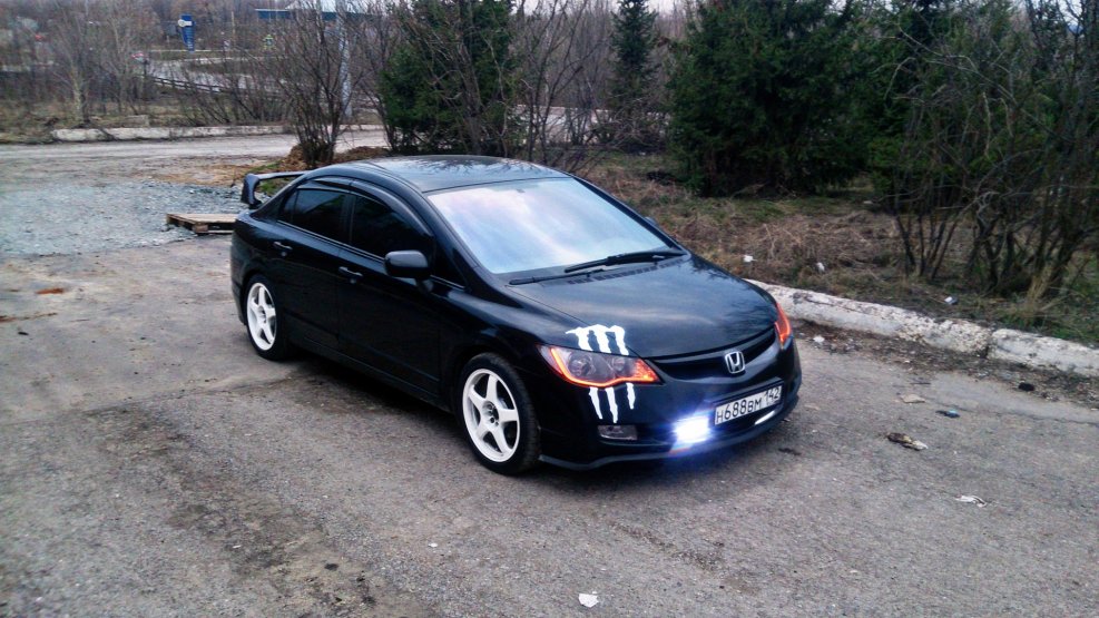 Honda Civic 4d Tuning черная