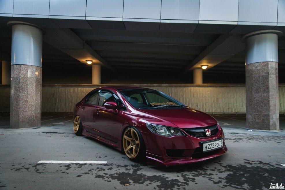 Honda Civic 4d бордовая