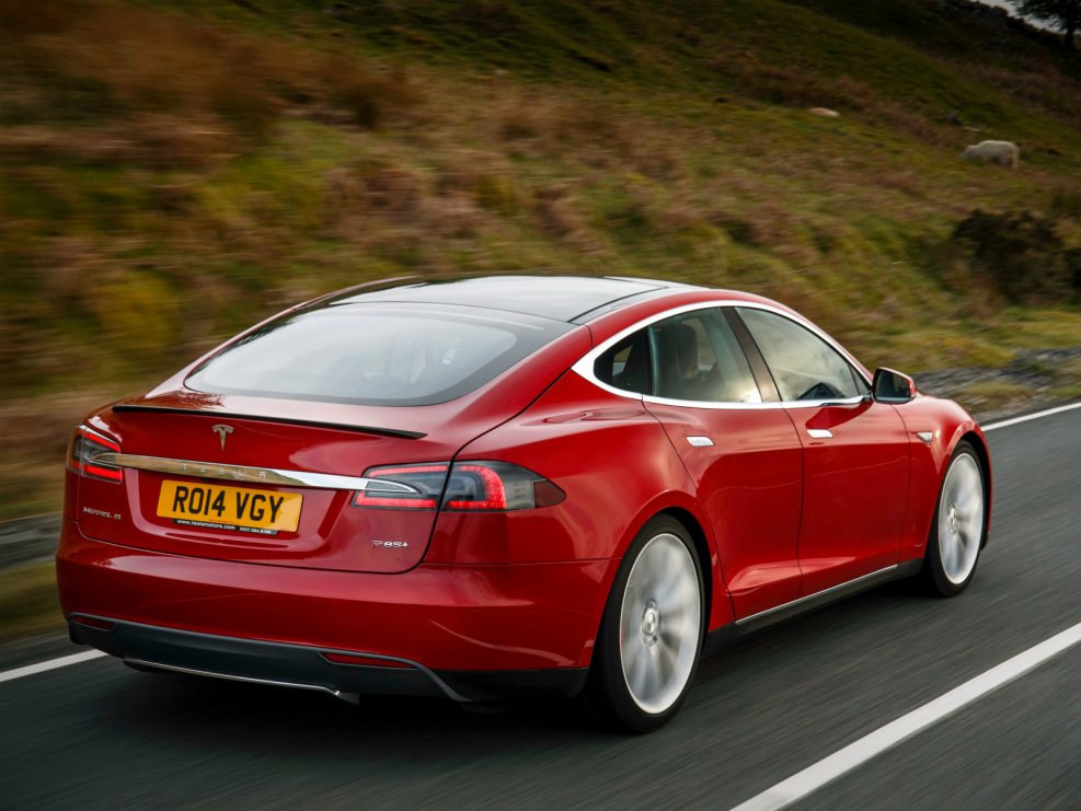 Машина Tesla model s 2014