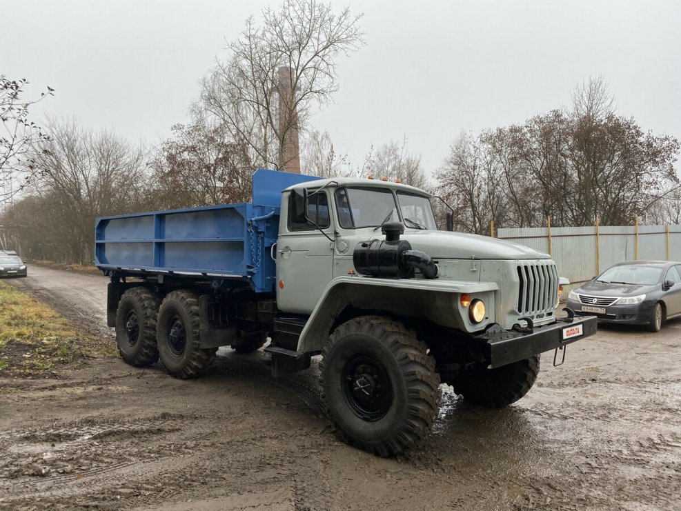 Урал 5557 самосвал