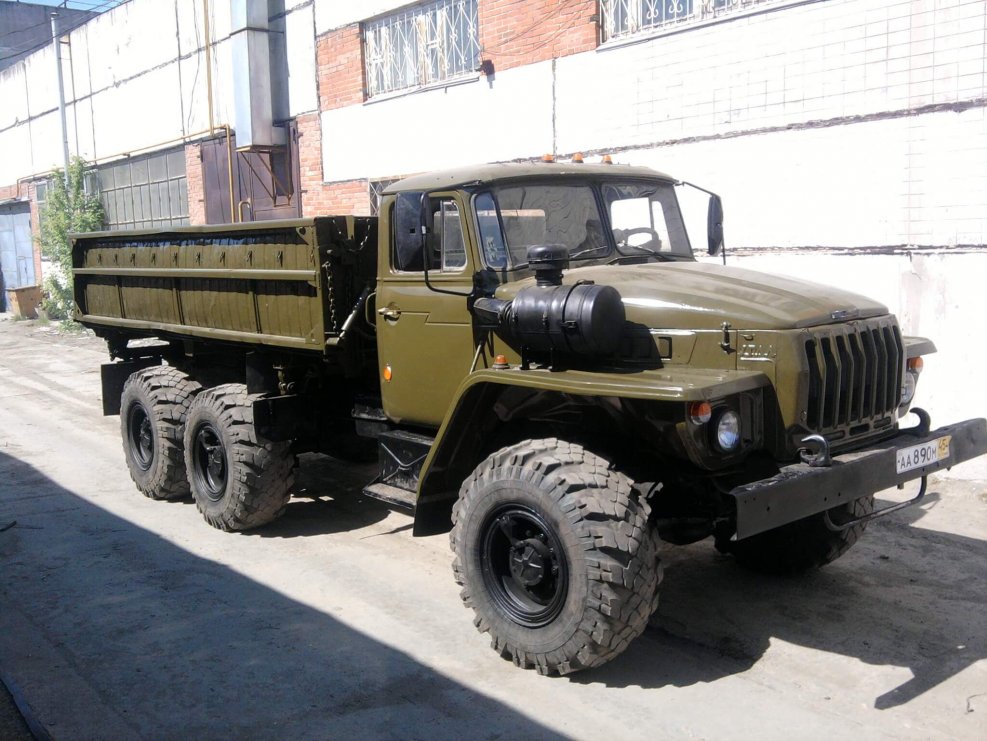 Грузовик Урал 5557