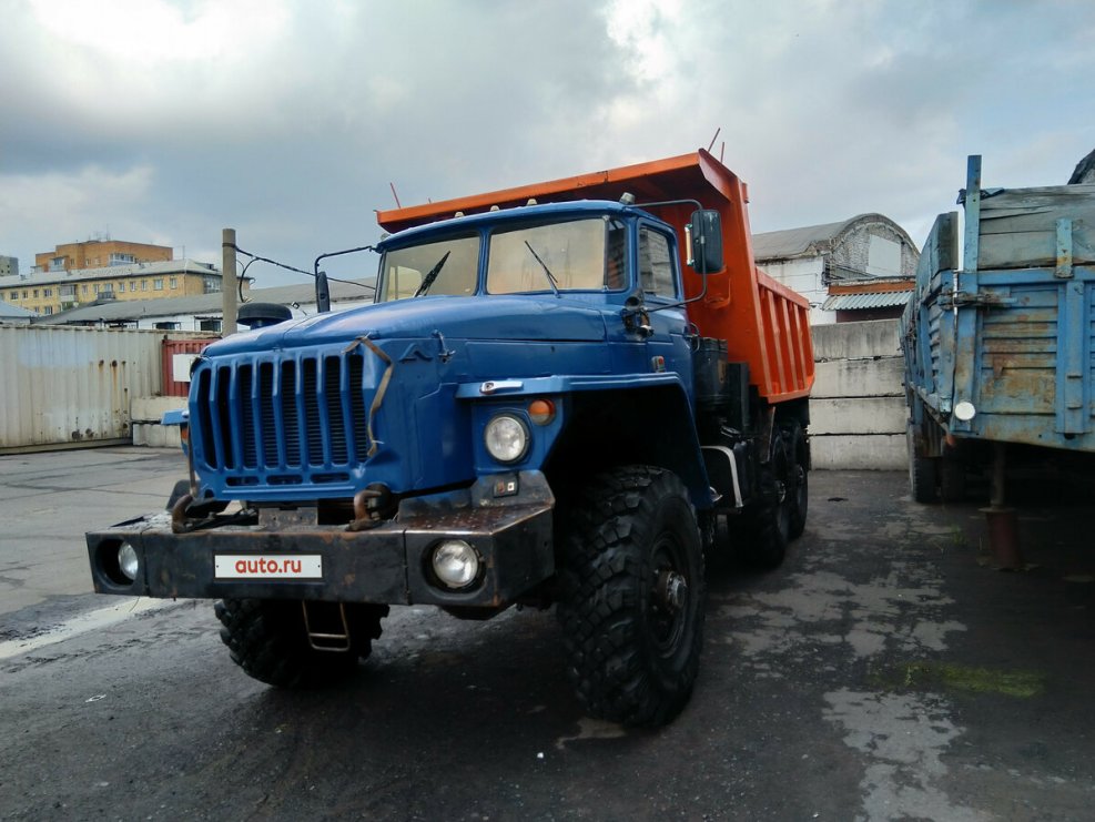 Автомобиль Урал 5557