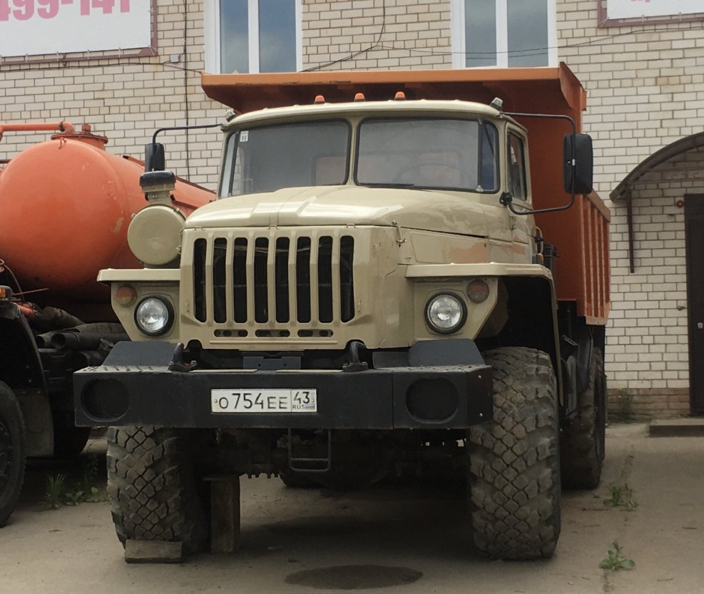Урал самосвал 5557 военный