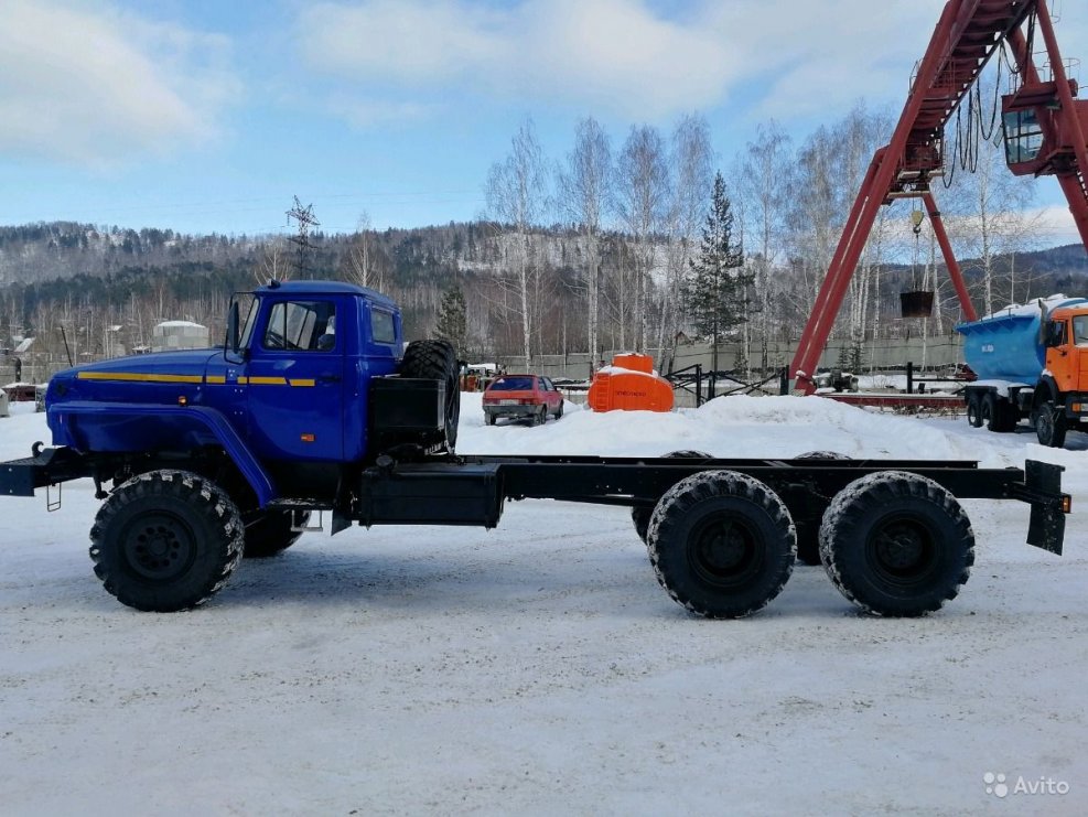 Самосвал Урал 6х6 5557